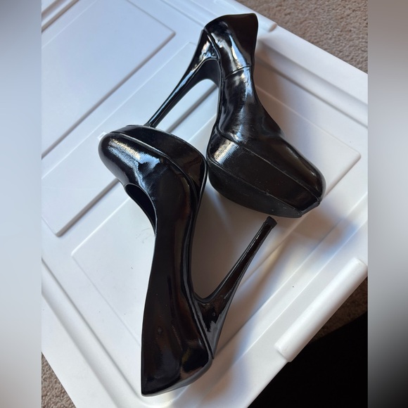 Patent Leather Black Platform Stiletto Heel Pumps - Picture 2 of 11